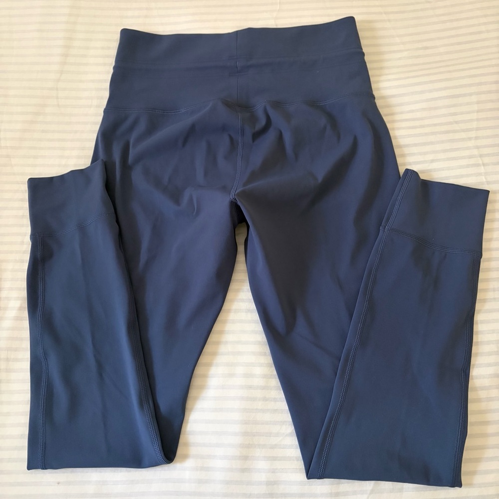 Vuori Daily Form Leggings in Blue - Picture 3 of 6